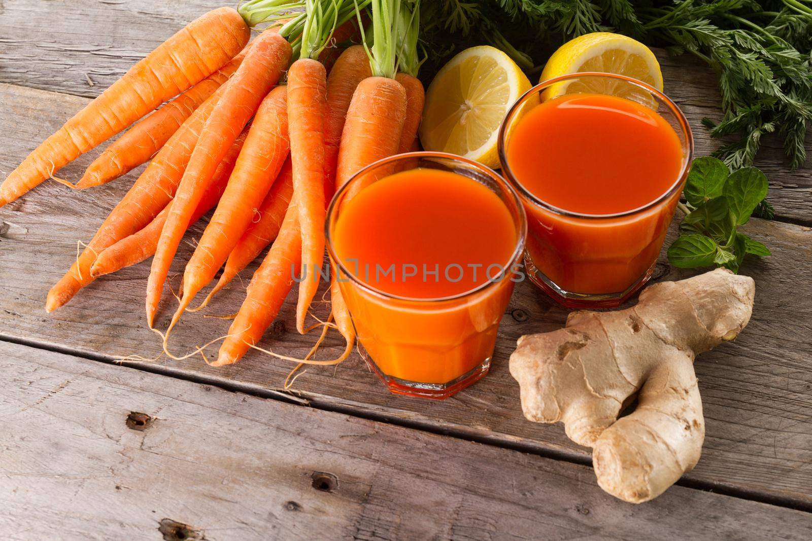 two carrot smoothies by Zahard