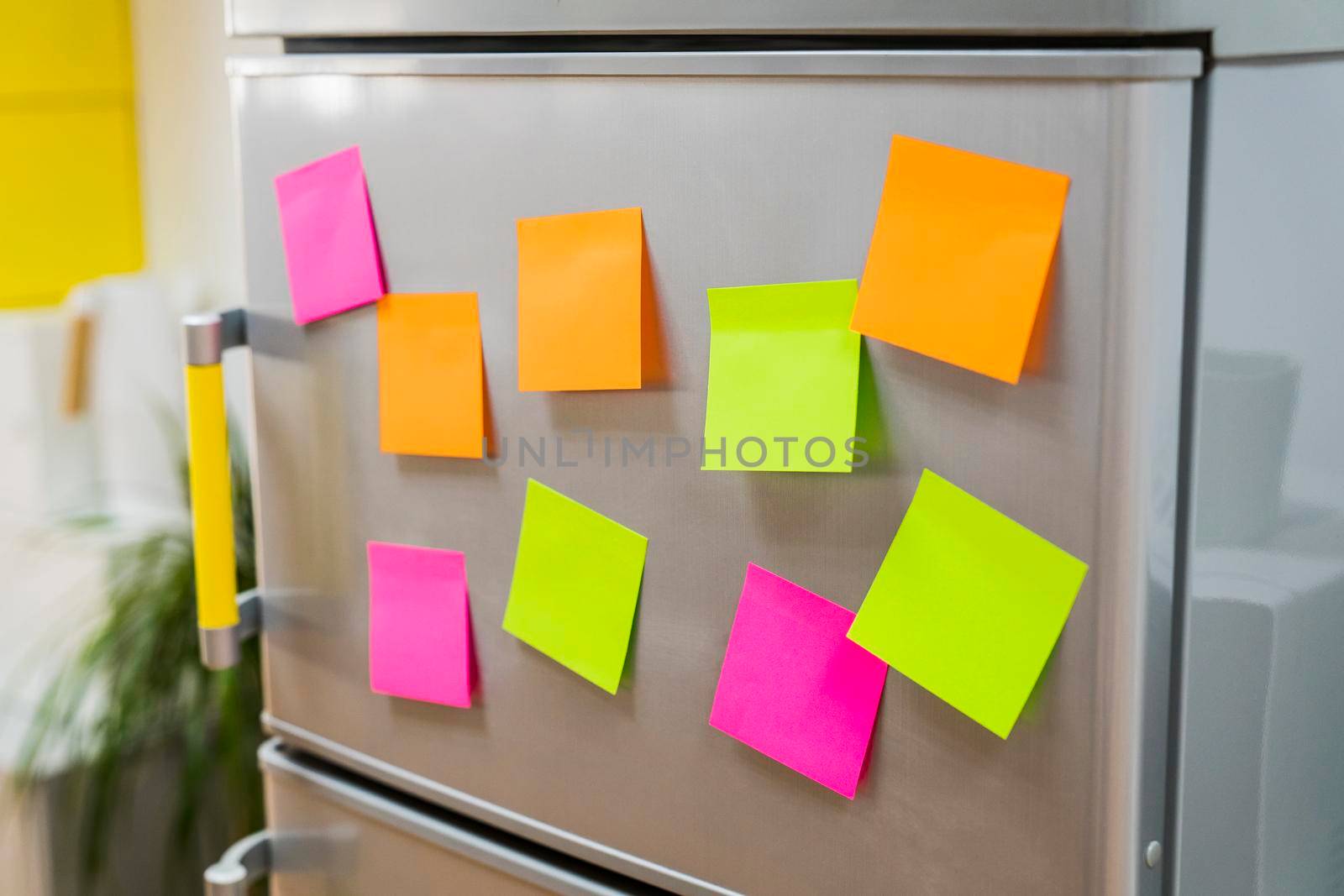 adhesive notes fridge