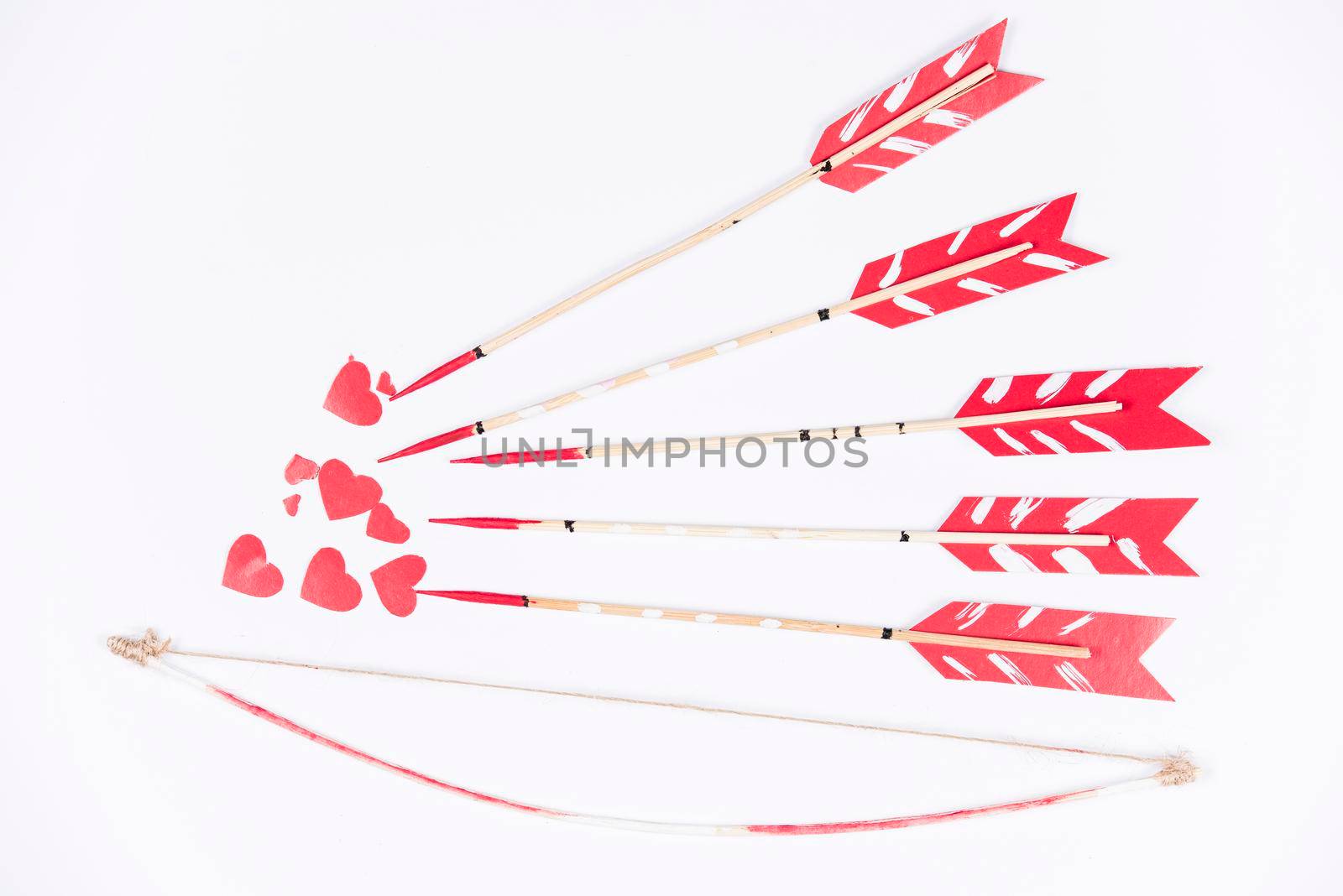 love arrows aiming small red hearts