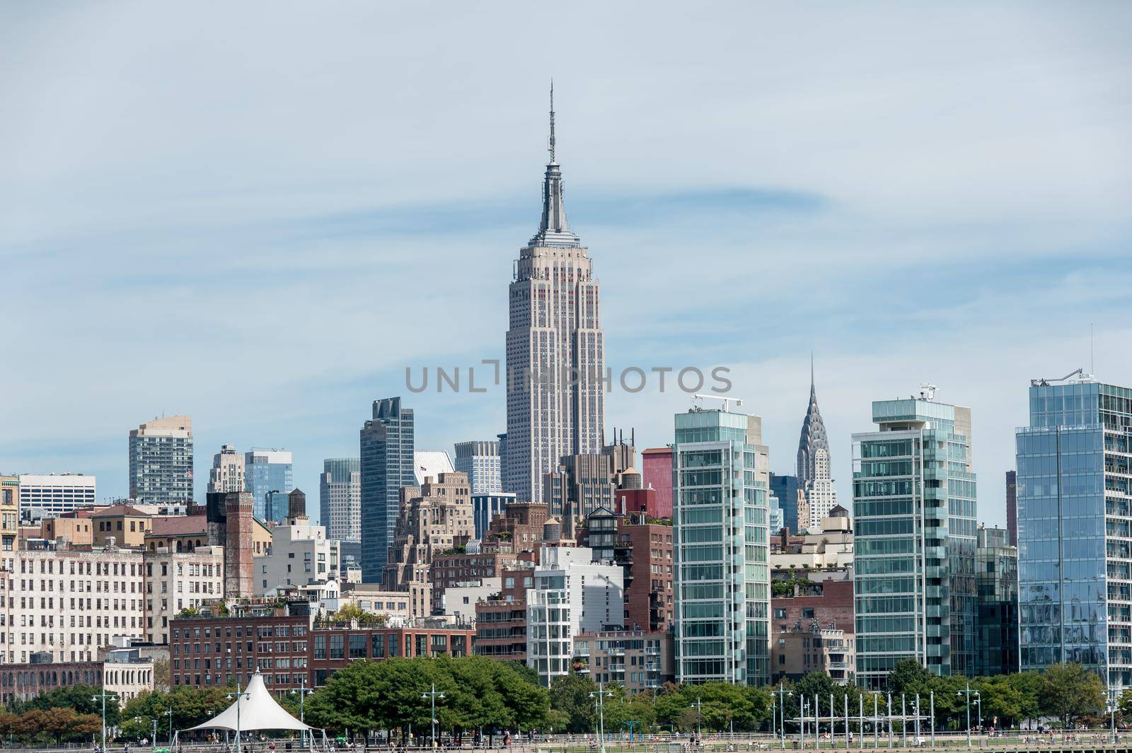 Skyline of Manhattan buildings by cla78