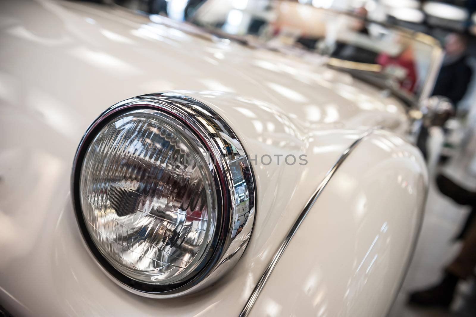 Headlight of a vintage car by cla78