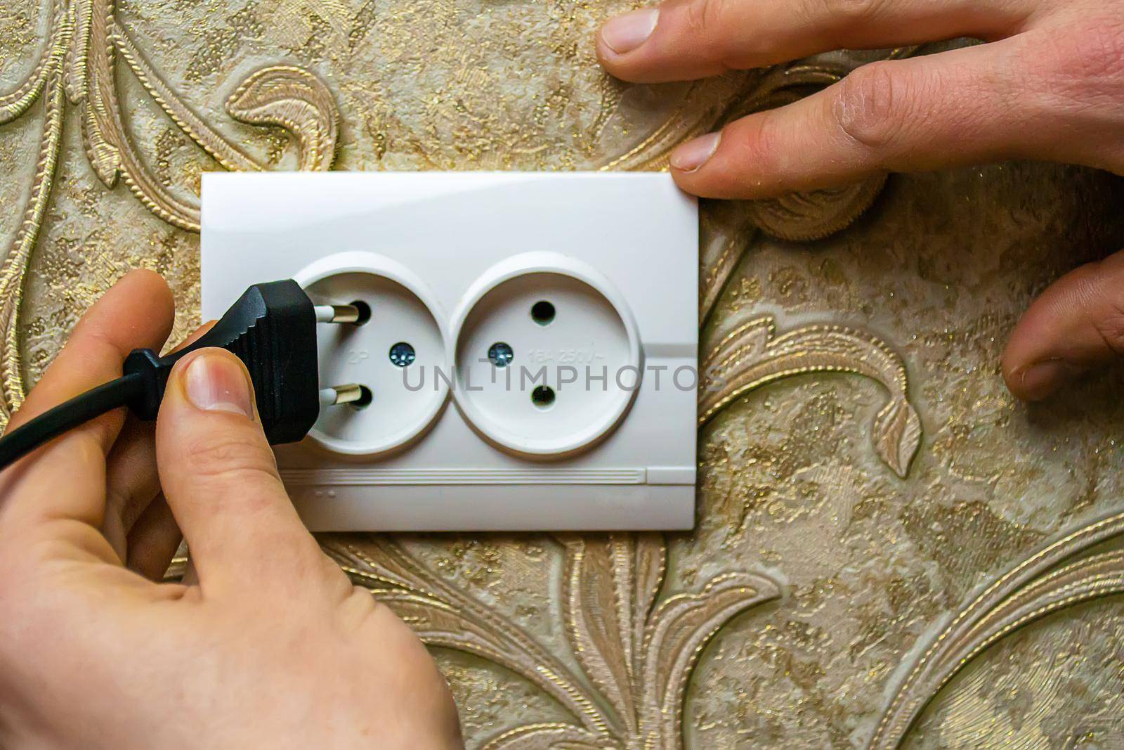 Repair of the socket, socket. Tools, voltage measuring devices. selective focus.