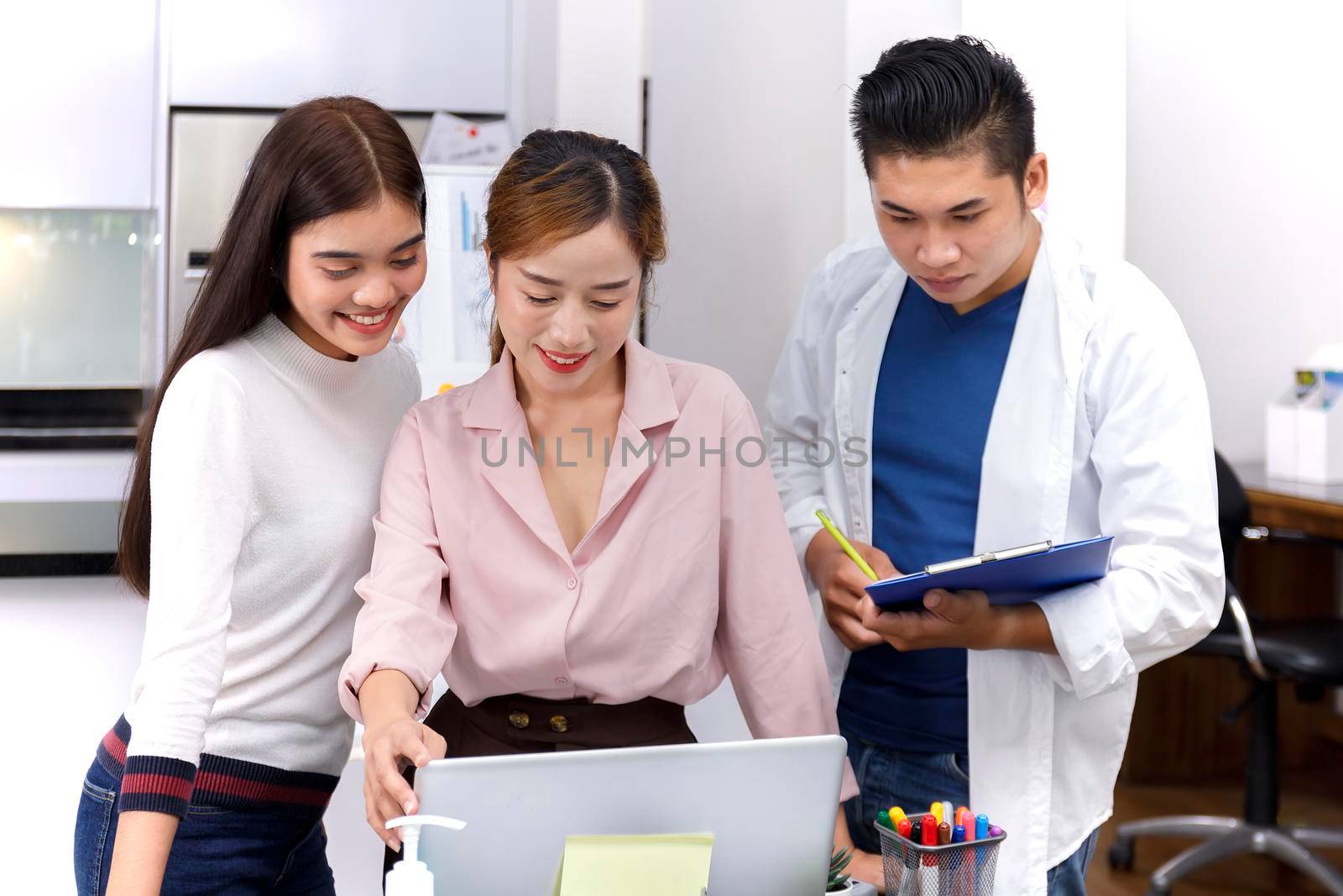 Business Team brainstorm meeting. Business start up working at Private Home Office.New generation people working New business development, Startup concept.Asian teamwork business people work at office