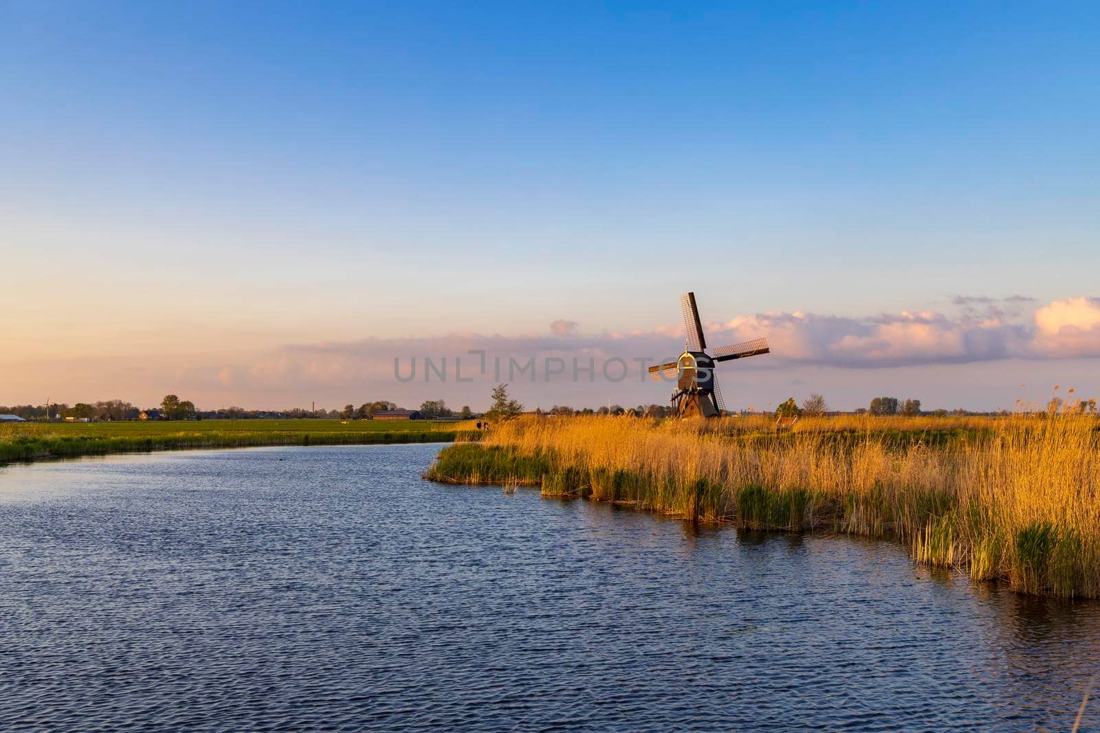 Windmill Broekmolen, Molenlanden - Nieuwpoort, The Netherlands by phbcz