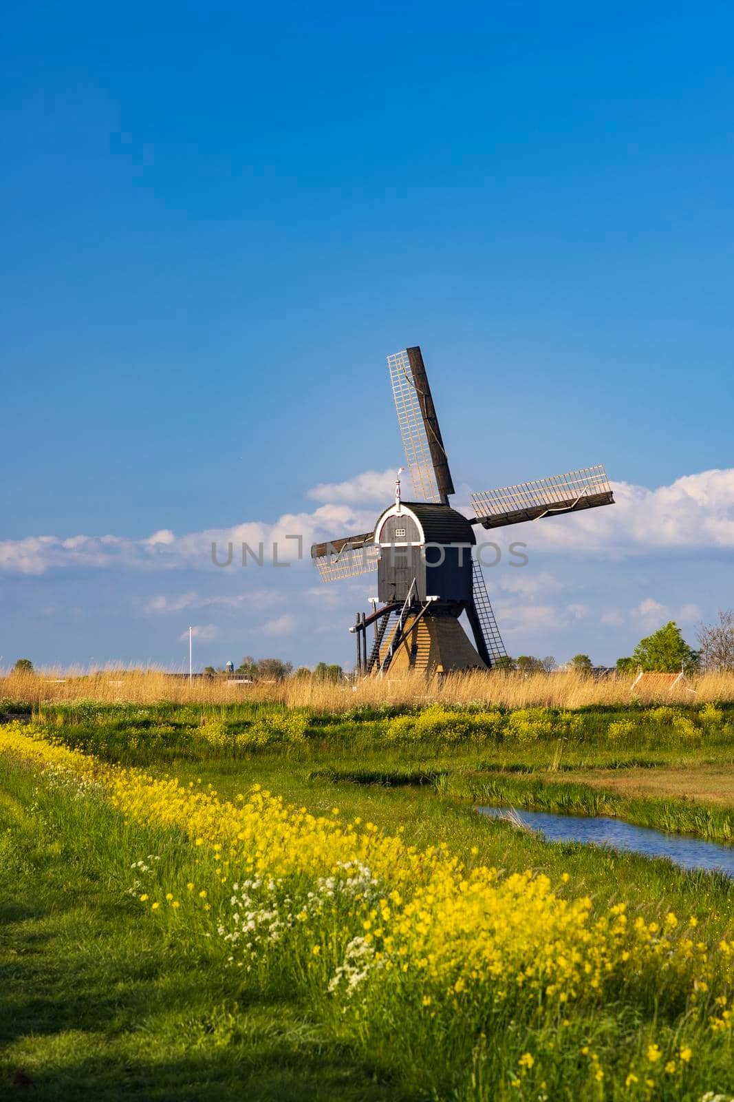 Windmill Broekmolen, Molenlanden - Nieuwpoort, The Netherlands by phbcz