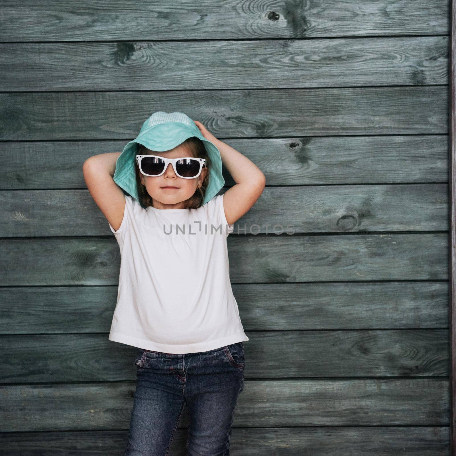 Fashion little girl, a child dressed. Beautiful exhibition. by Standret