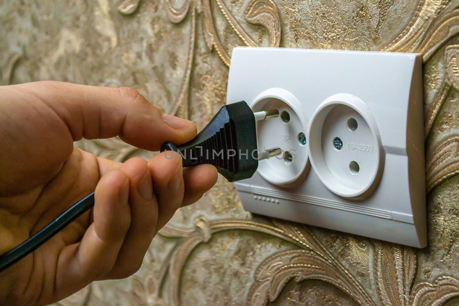 Repair of the socket, socket. Tools, voltage measuring devices. selective focus.