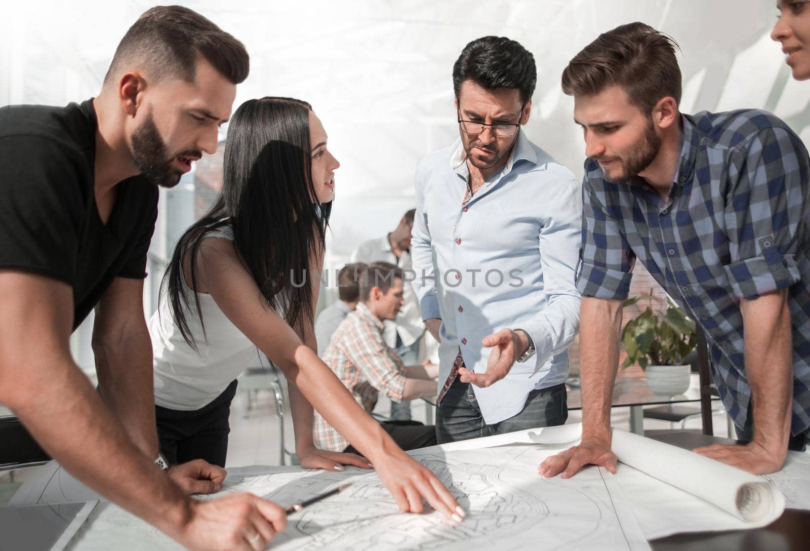 architect discusses the project with the business team.the concept of professionalism