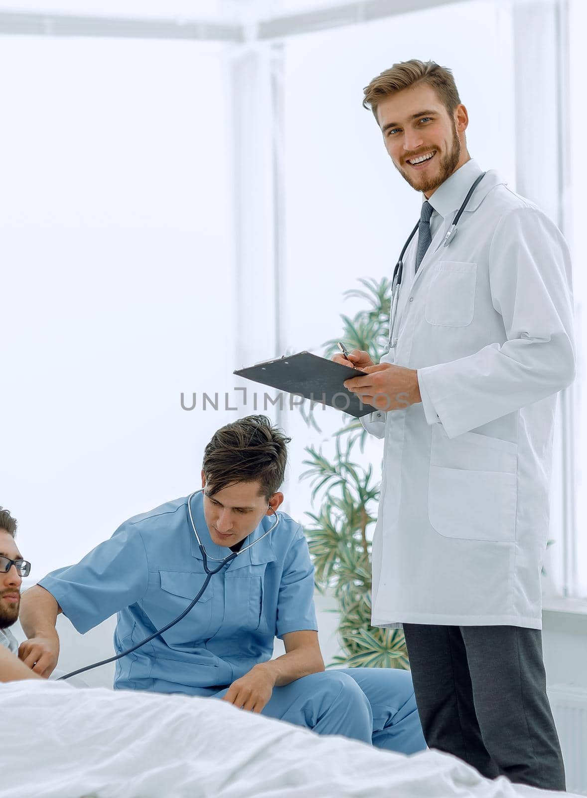 doctor writing the prescription to the patient .photo with copy space