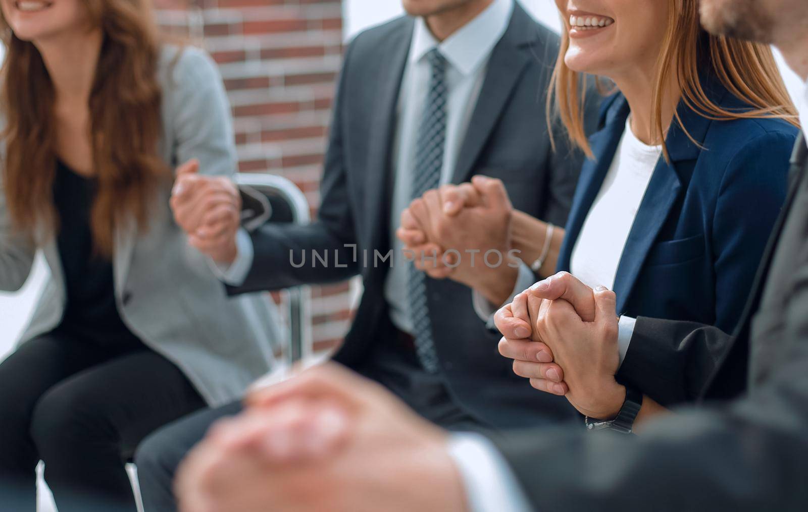 Business people hold a joint meeting