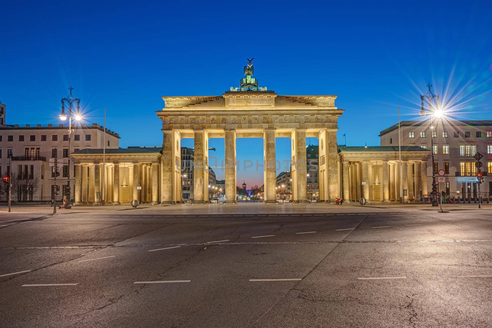 The famous Brandenburg Gate in Berlin at night by elxeneize