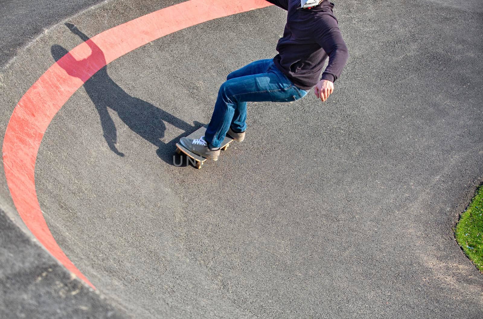 high-speed skater in the skatepark by contas