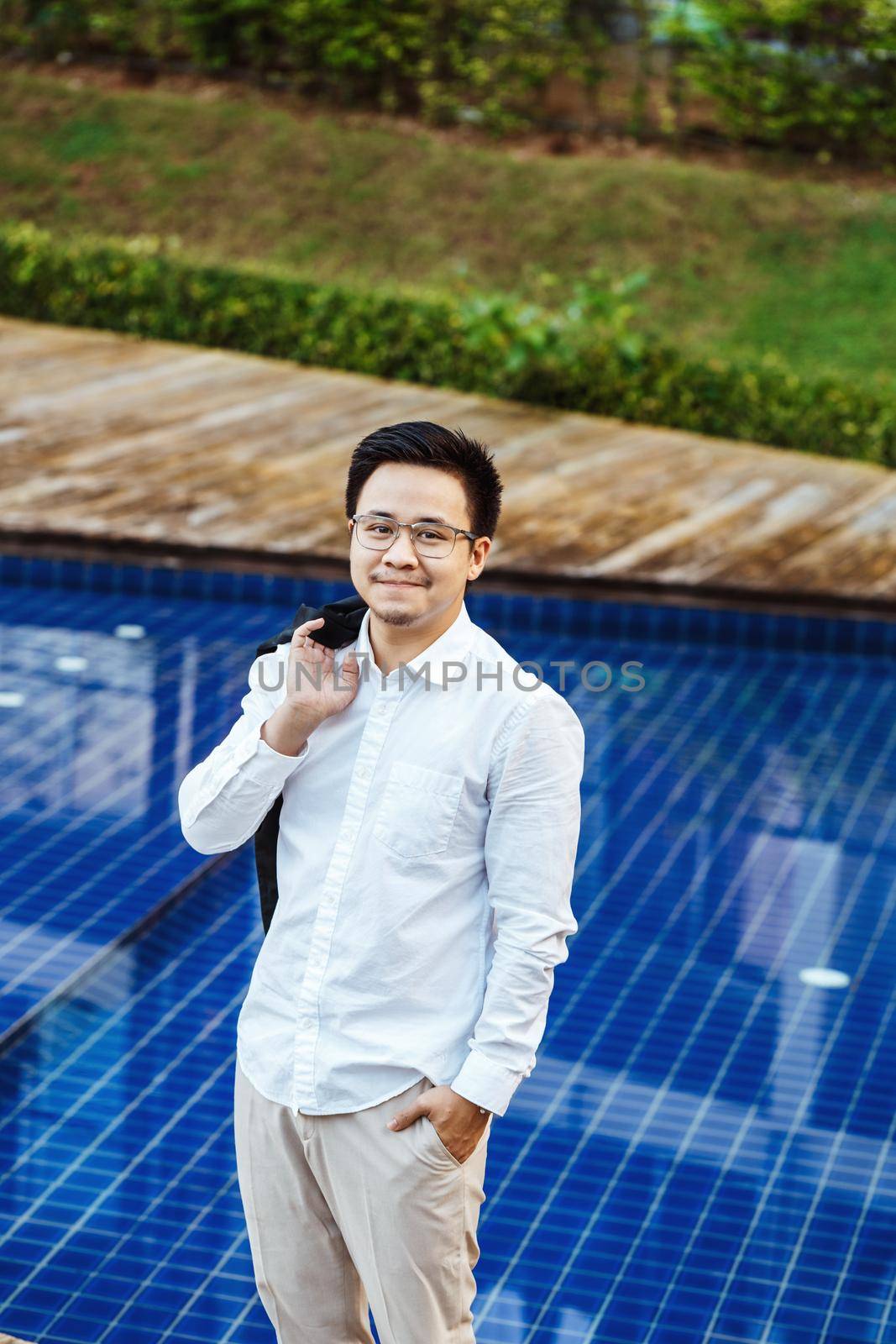 Concept Business - Handsome asian Business man ready to go for work.