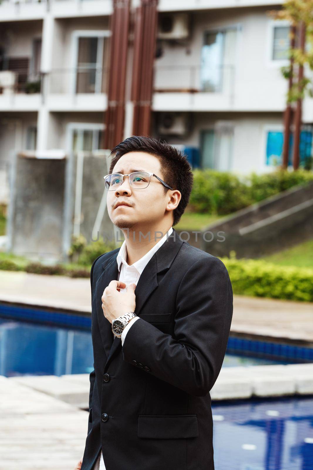 Concept Business - Handsome asian Business man ready to go for work