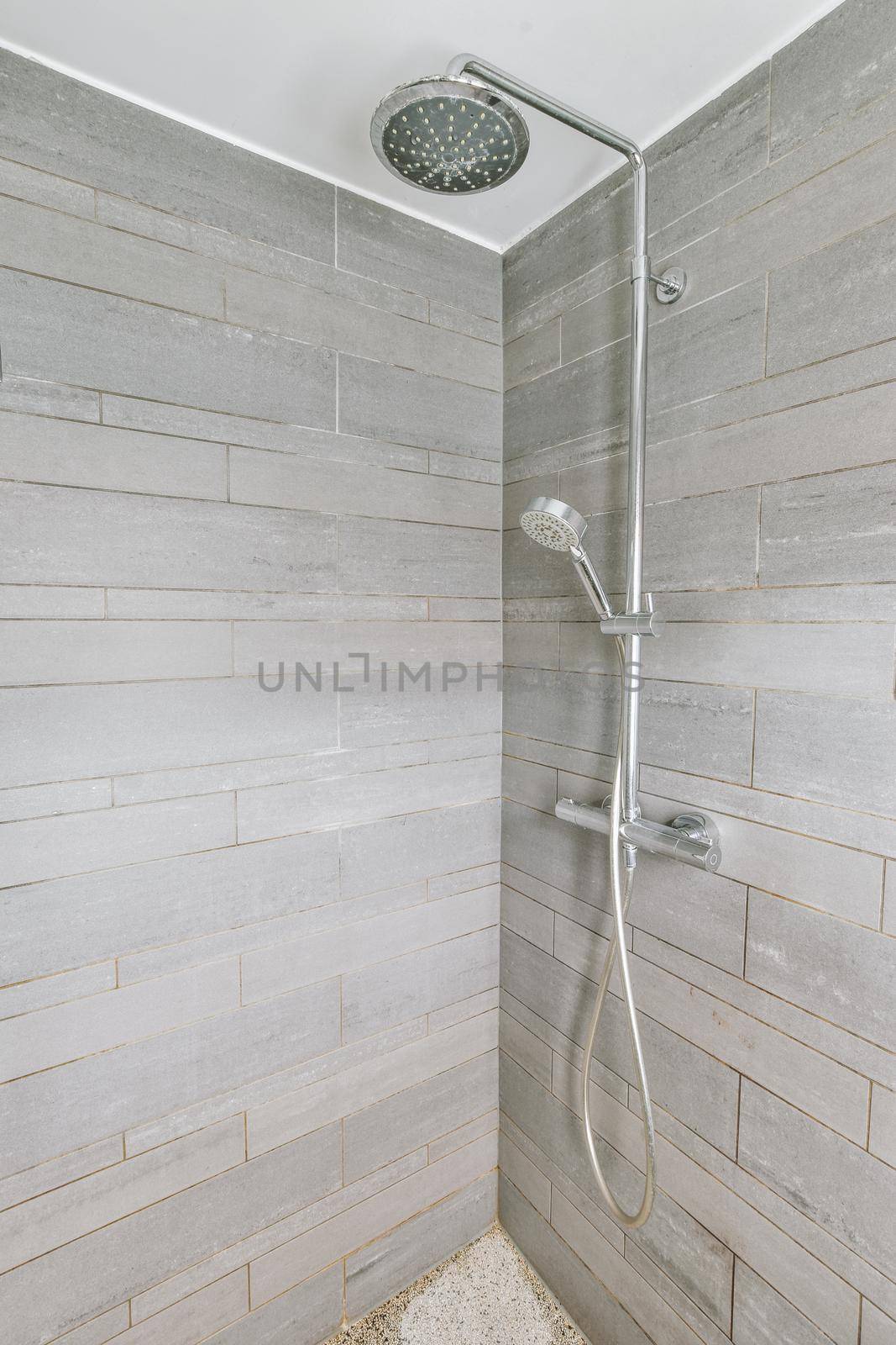 Modern shower stall by casamedia