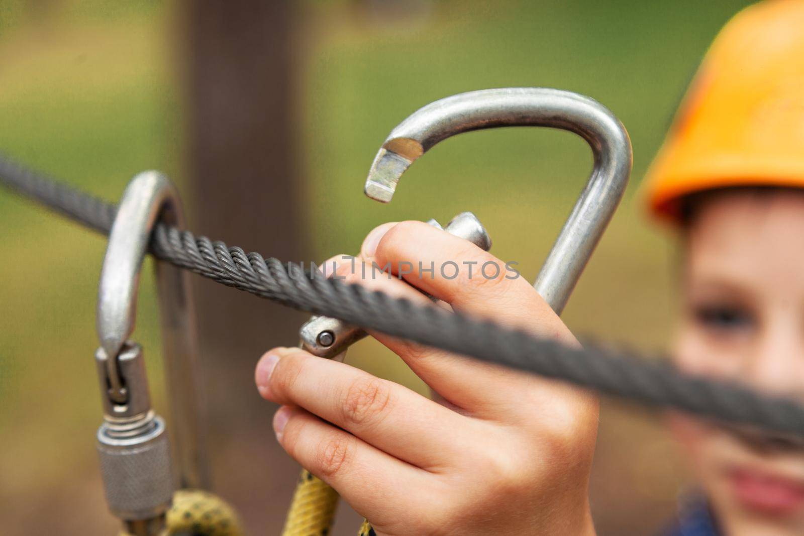 Equipment for climbing, hooking a carbine for safety rope