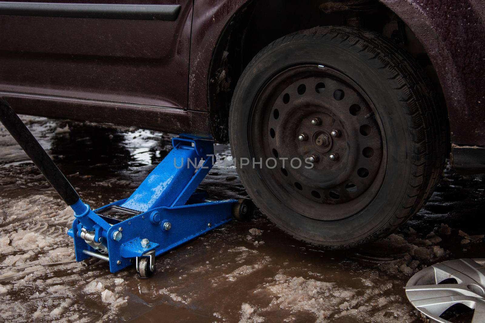 car jack up for lifting wheels, auto repair.