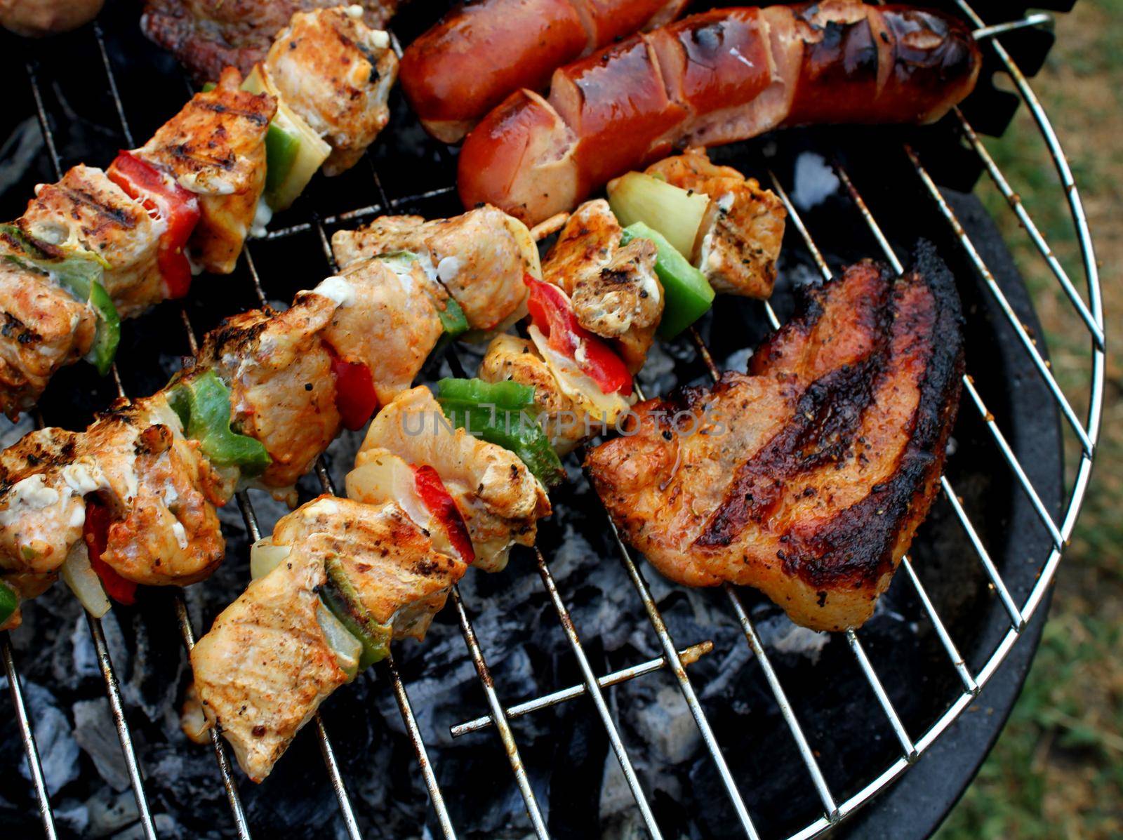 Meat and vegetables char-grilled