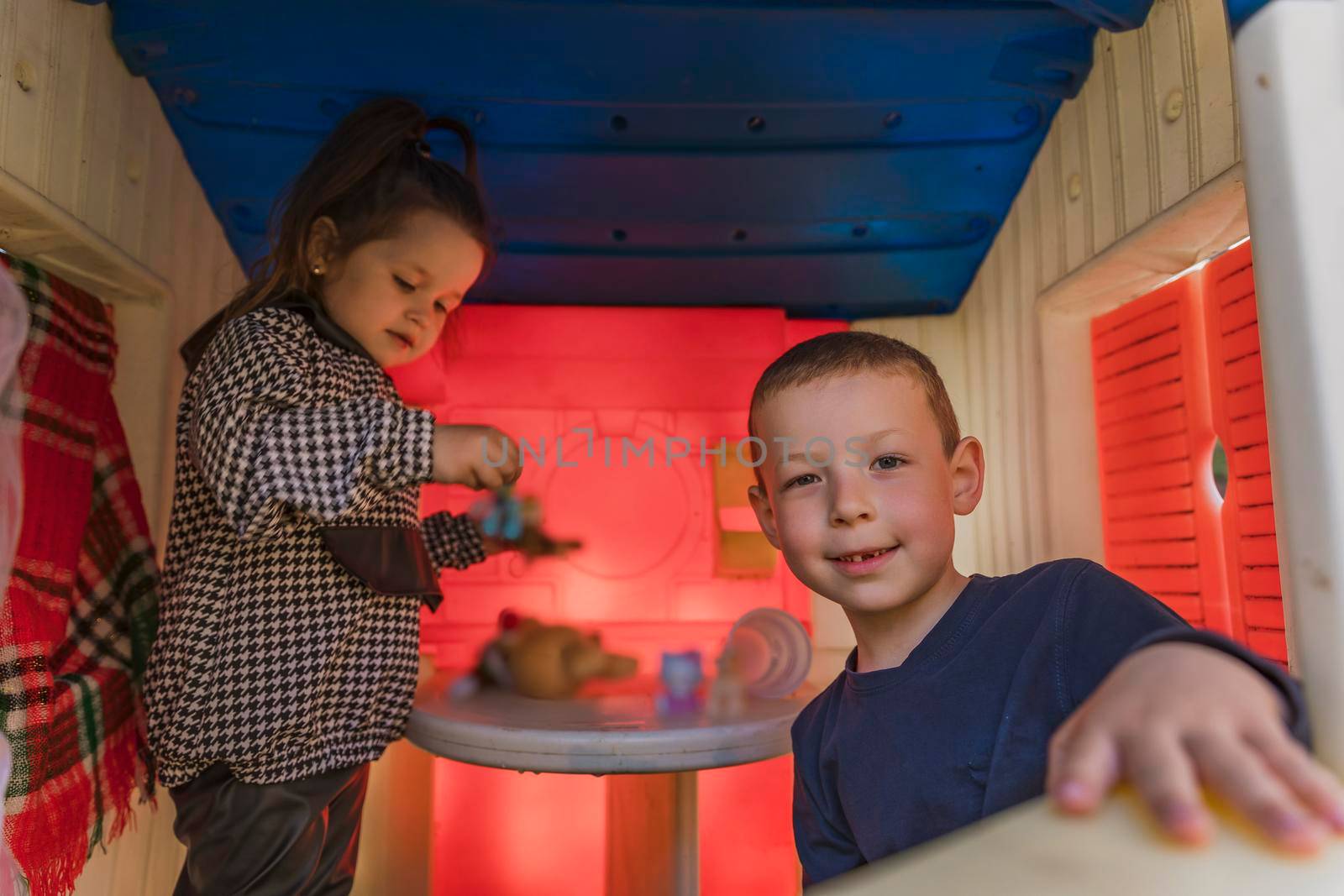 Children play in the children's house by zokov