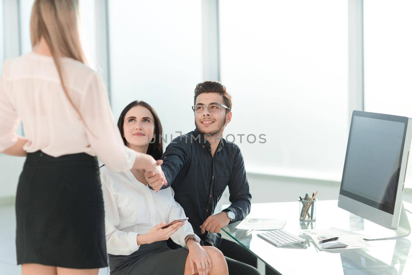 businessman shaking hands with the Manager of the company .concept of cooperation