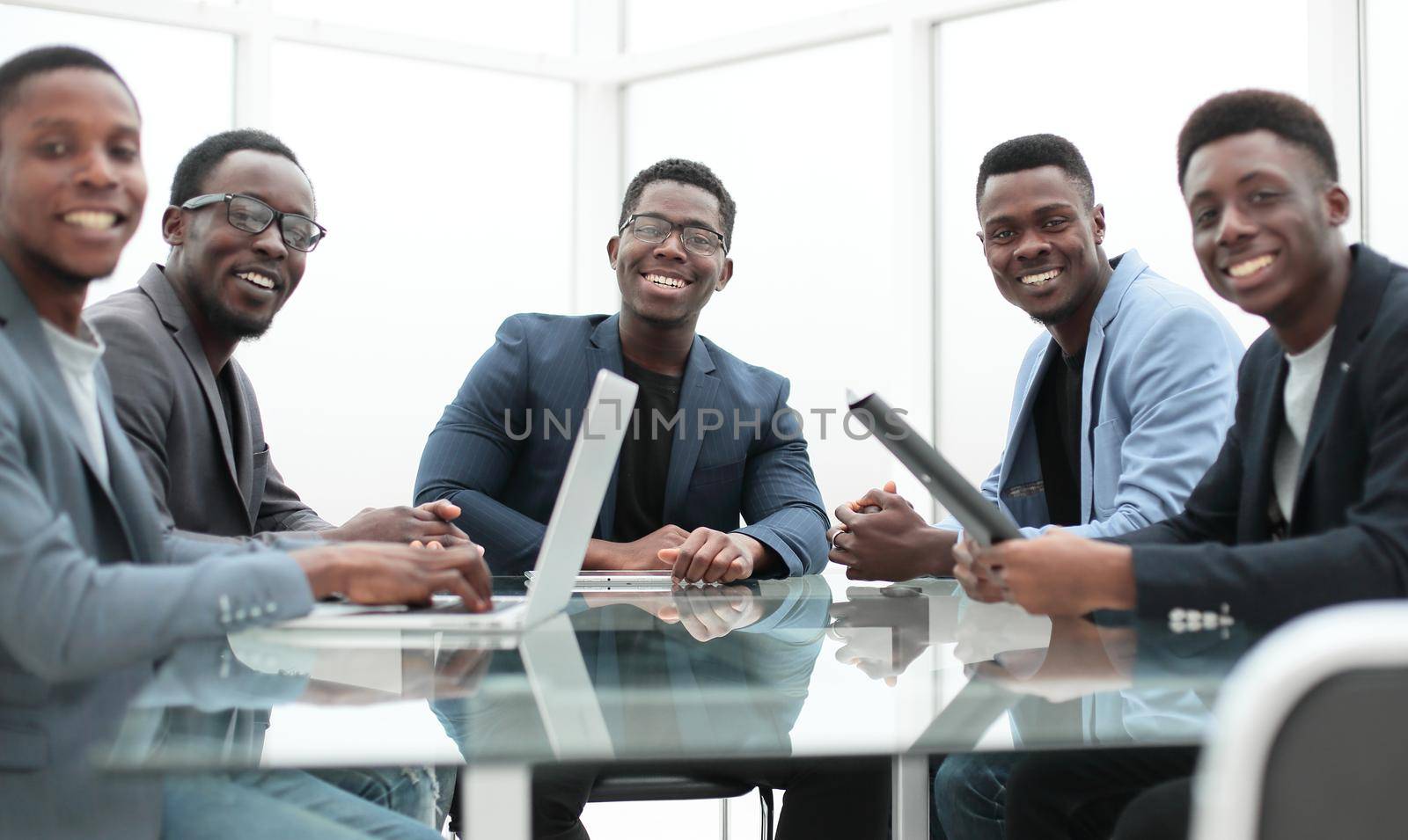 close up. business team at a working office meeting. the concept of a startup