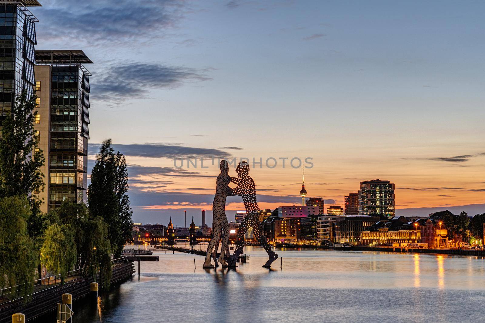 The river Spree in Berlin after sunset by elxeneize