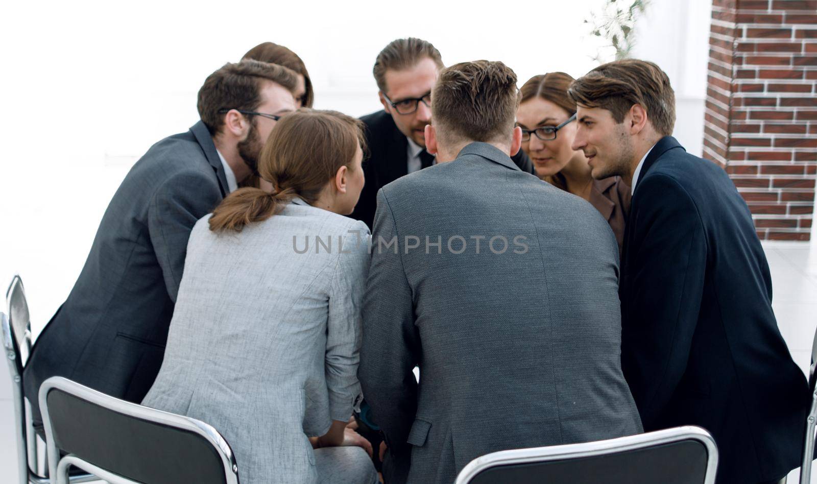 coach holds a master class with the business team.photo with copy space