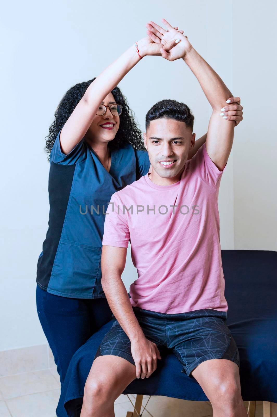 shoulder and elbow physical therapy, shoulder assessment physical therapist, elbow rehabilitation physical therapy, by isaiphoto