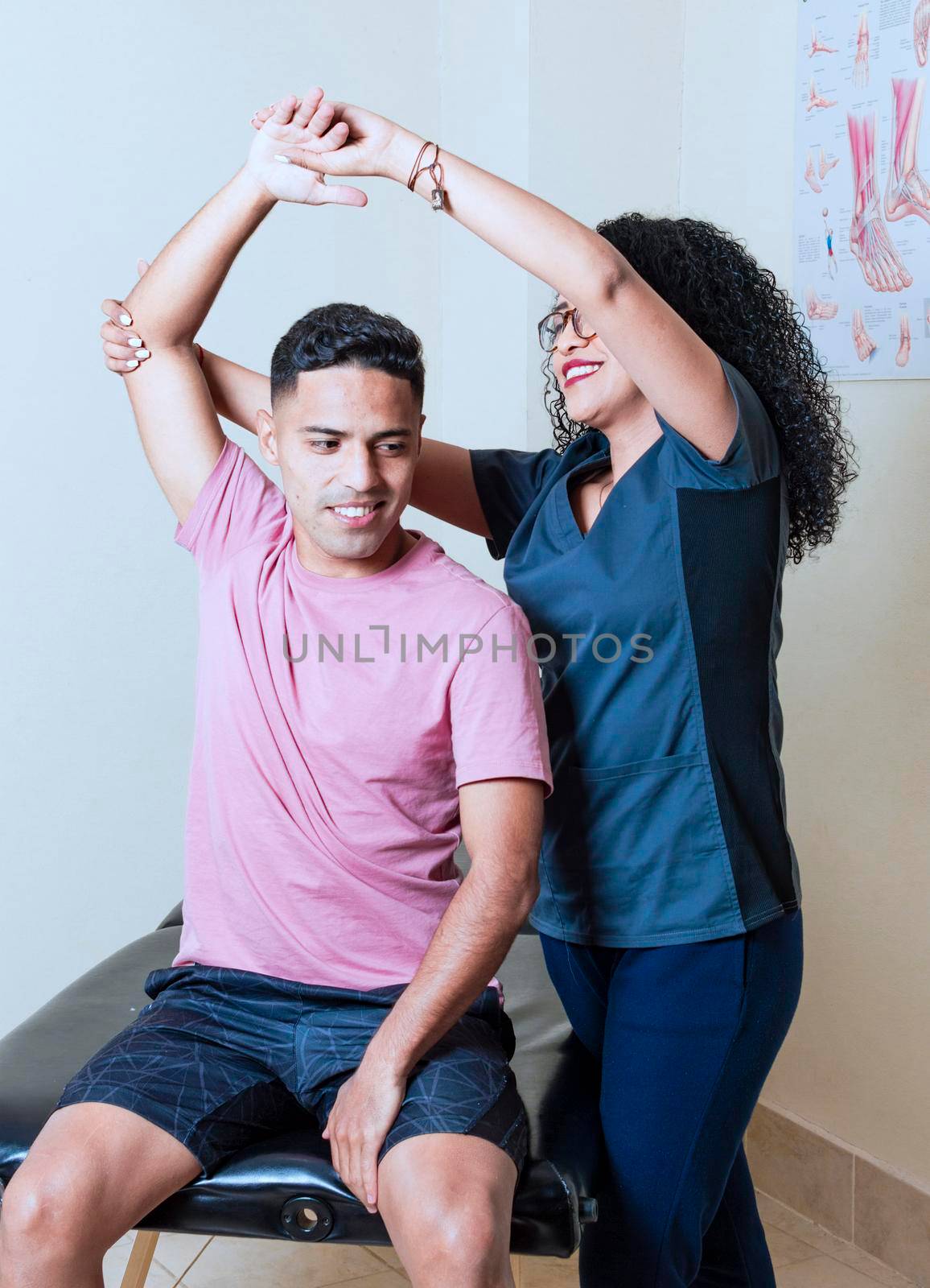 shoulder and elbow physical therapy, shoulder assessment physical therapist, elbow rehabilitation physical therapy, by isaiphoto