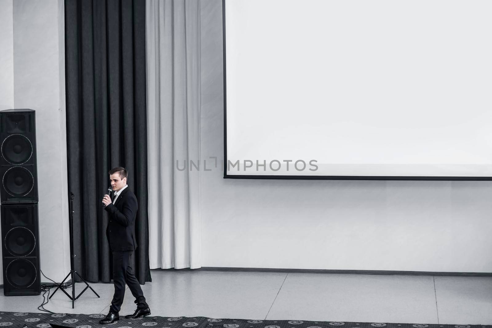 speaker at business conferences. business presentation and business training.the photo has a blank for text