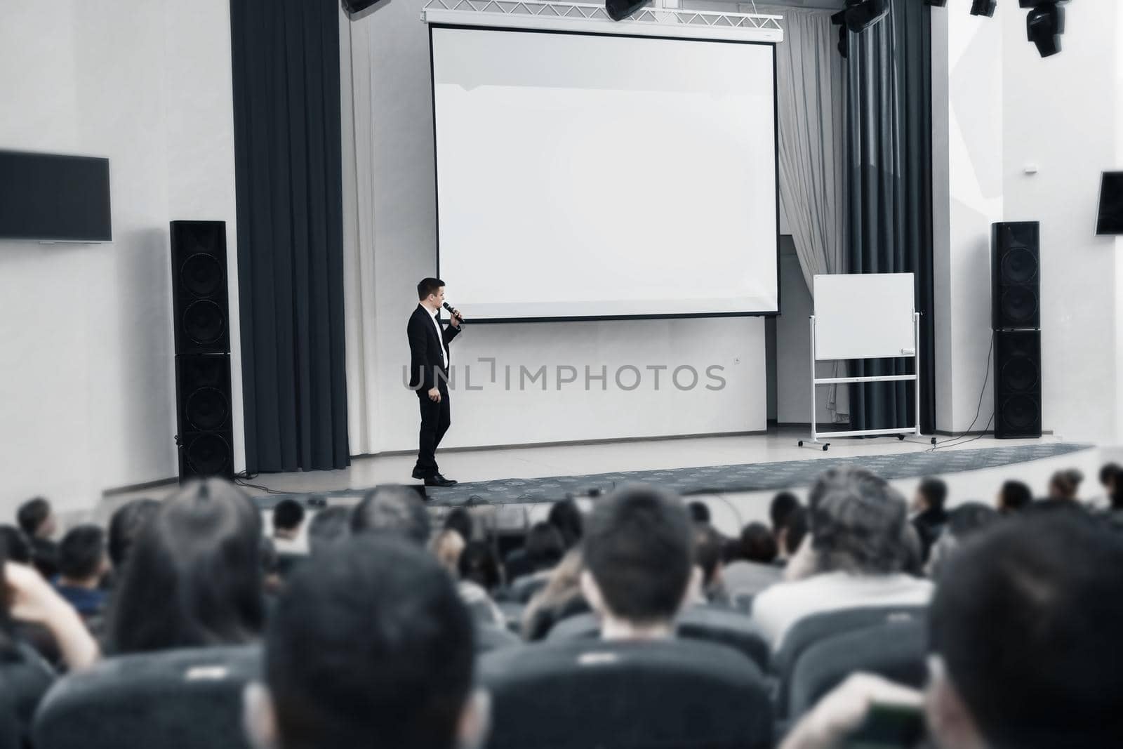 speaker conducts the business conference for journalists and novice entrepreneurs by SmartPhotoLab