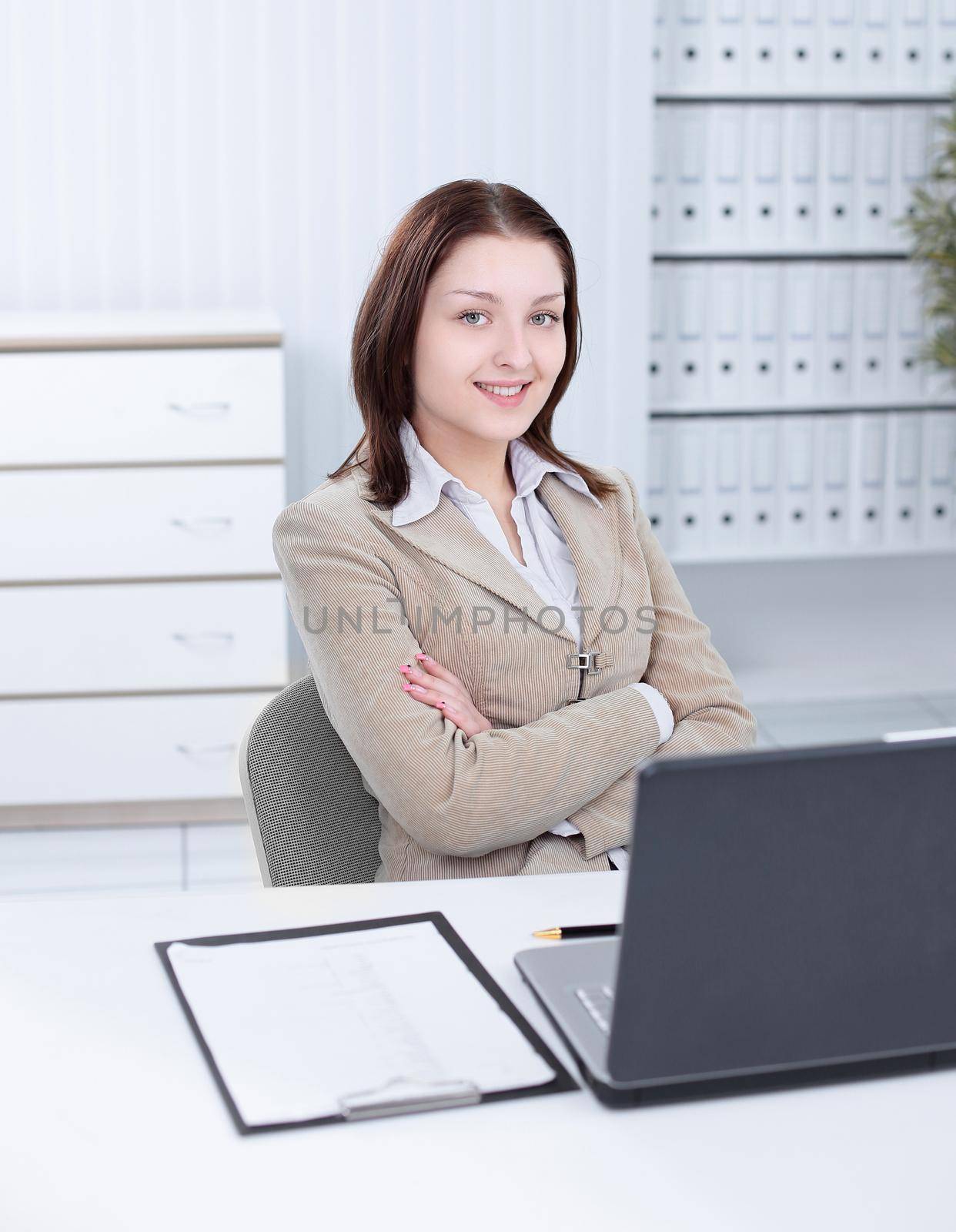 Executive business woman writing on a blak sheet.photo with copy space