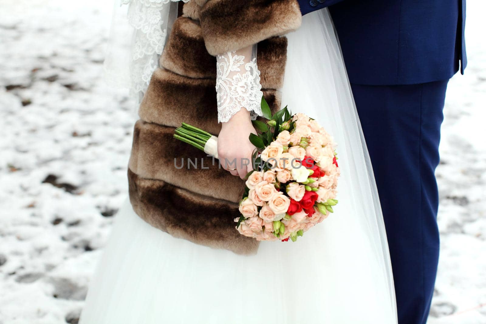 wedding bouquet in bride's hands