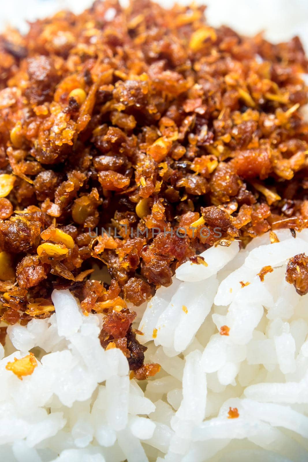 Roasted fish and chilli mixed with cooked rice