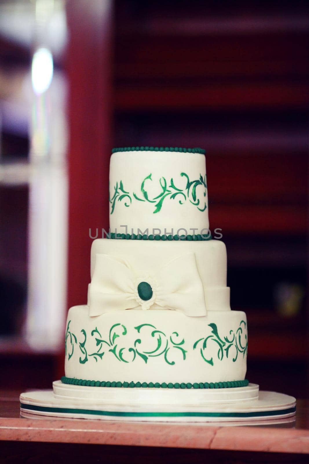 wedding cake in rustic style