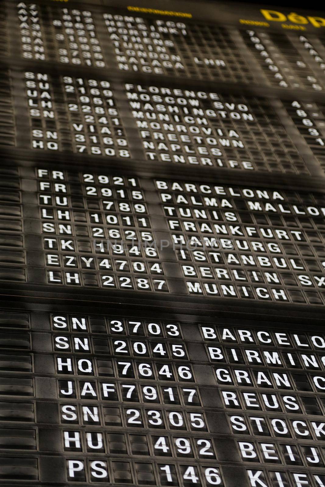 Terminal Info Board by Kartouchken