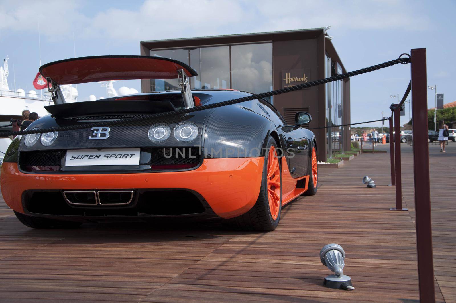 Bugatti Veyron supercar by massimocampanari
