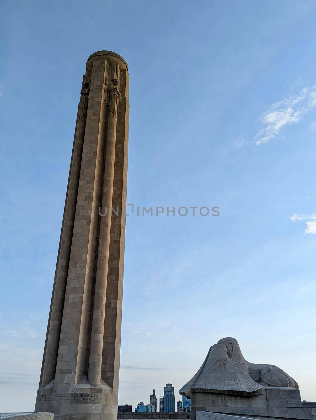 kansas city wwI memorial during day time