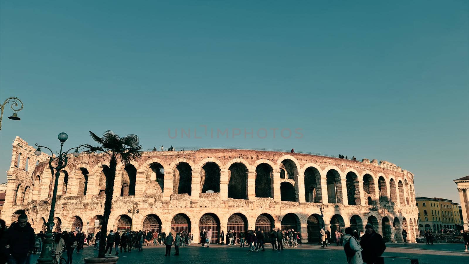 Around the city of Verona by yohananegusse