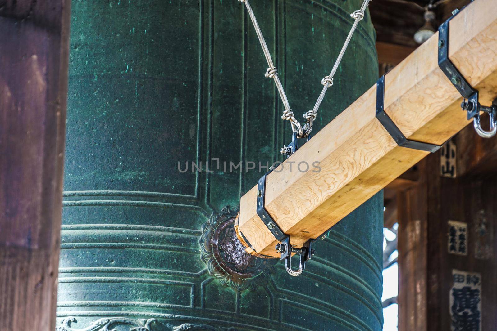 Image of bell of the night. Shooting Location: Tokyo metropolitan area