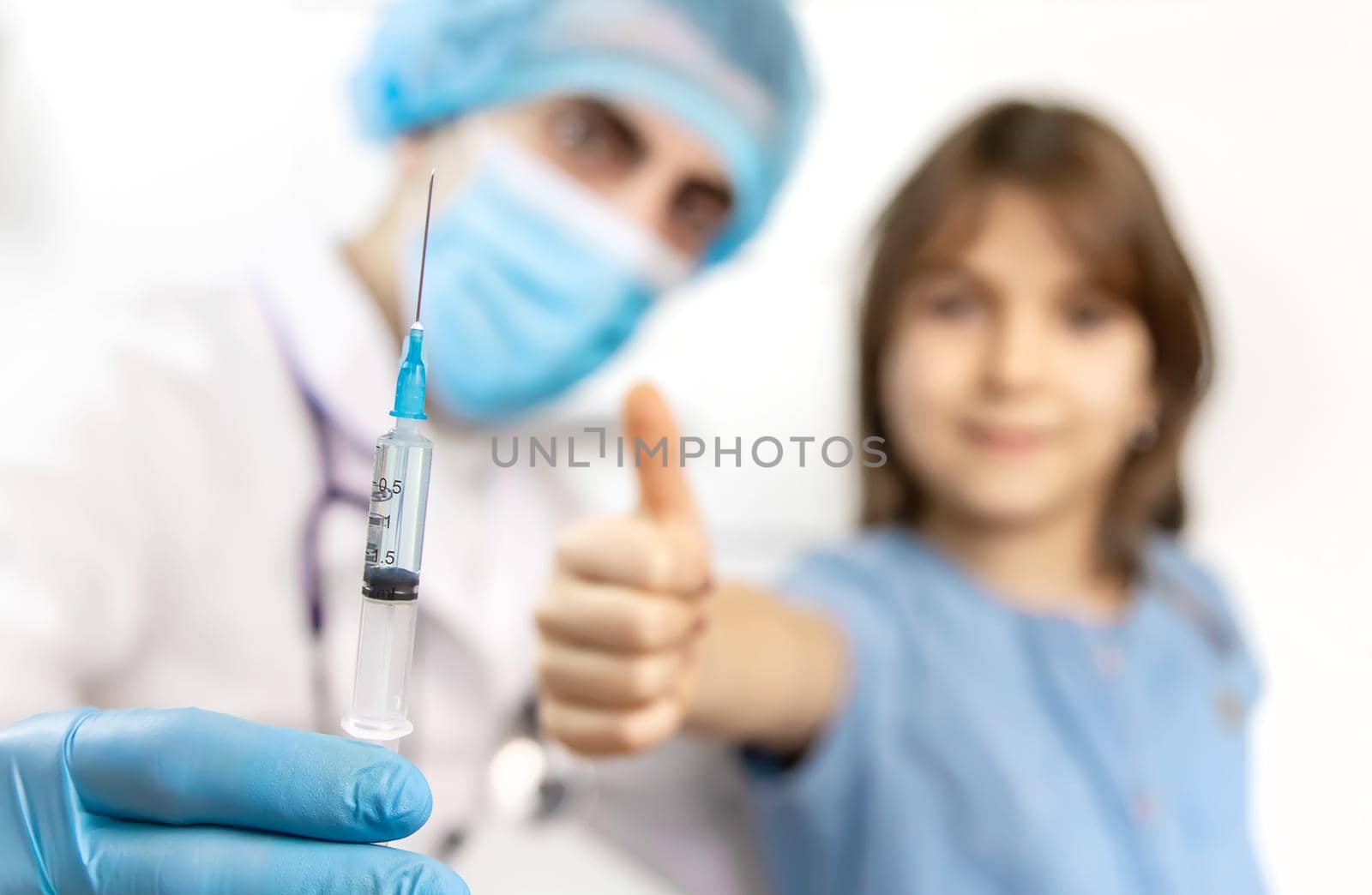 Vaccination of children. Hand injection. Viborochniy focus People