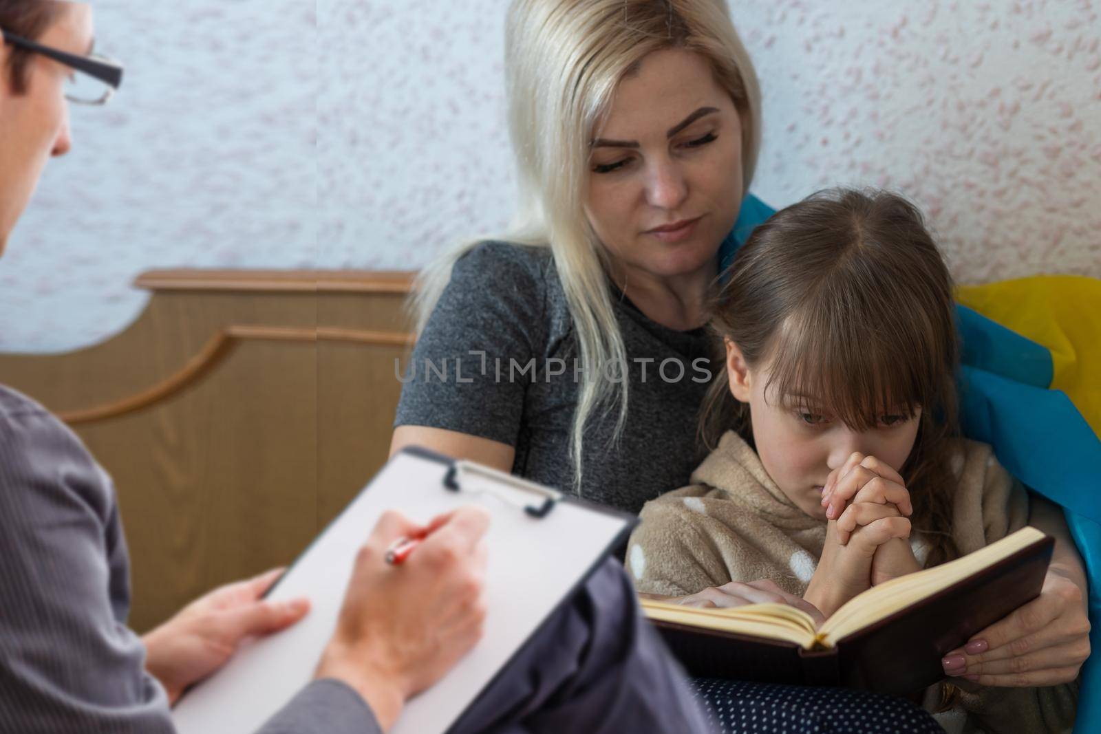 psychologist for children from Ukraine by Andelov13