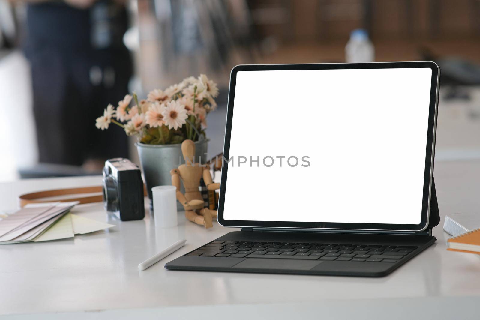 Mockup laptops and Laptop blank screen mockup. 3D rendering by ijeab
