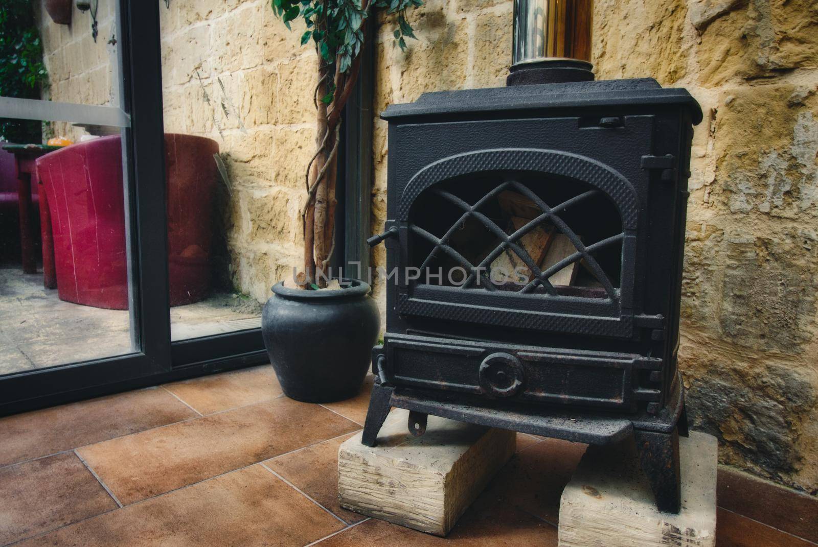 Cast iron wood burner stove