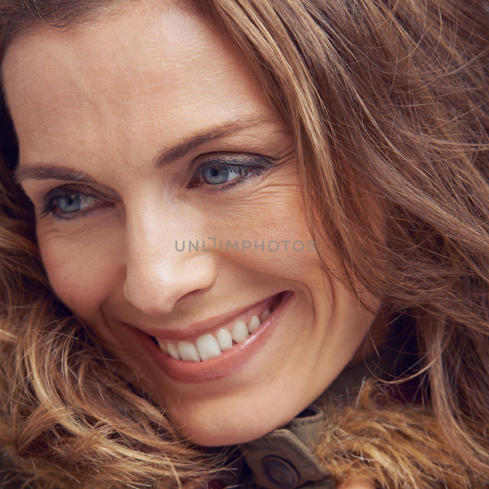 Closeup of a beautiful smiling woman.