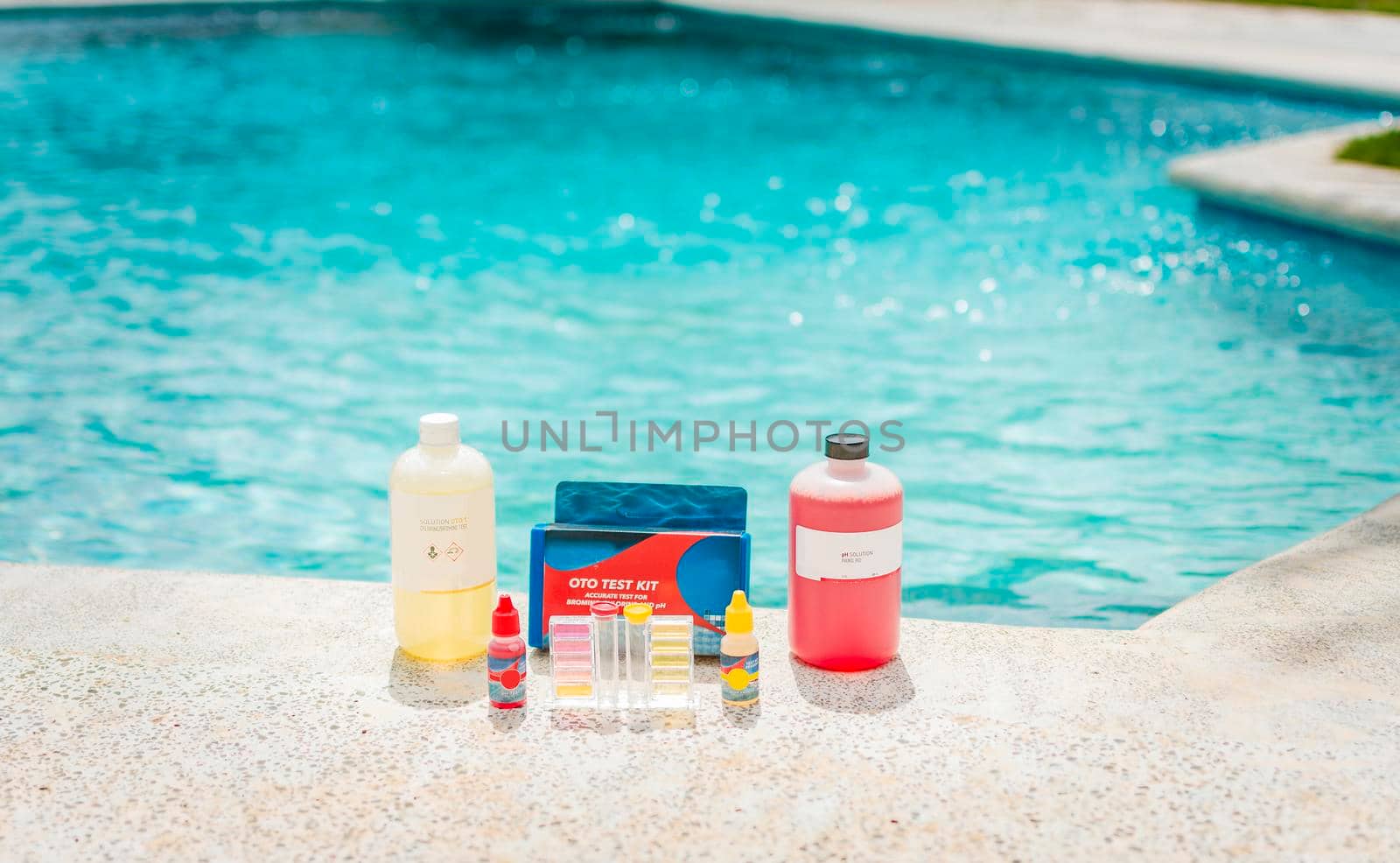 Chlorine and ph analyzer kit for pools, Kit to test pool water, pH and chlorine tester for pool water, Oto and phenol Kit for pool, Water testing kit for swimming pools