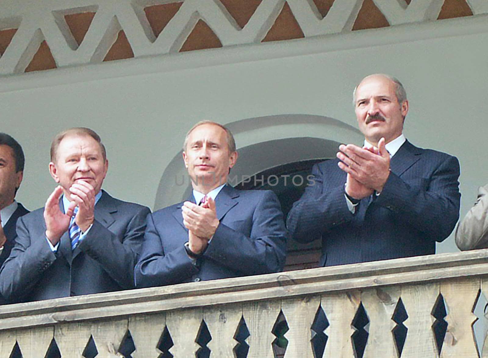 Historical photo of the presidents. Photo of the three presidents of Ukraine, Russia and Belarus. Kuchma Putin and Lukashenko in the photo. Ukrainian Russian and Belarusian presidents during a meeting