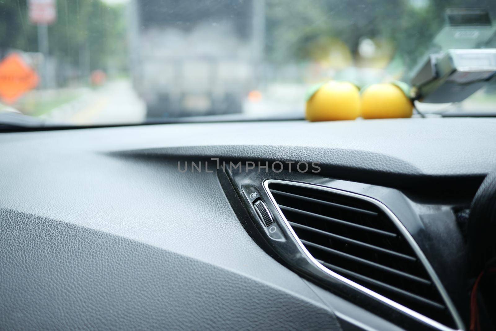 car air conditioner grid pane