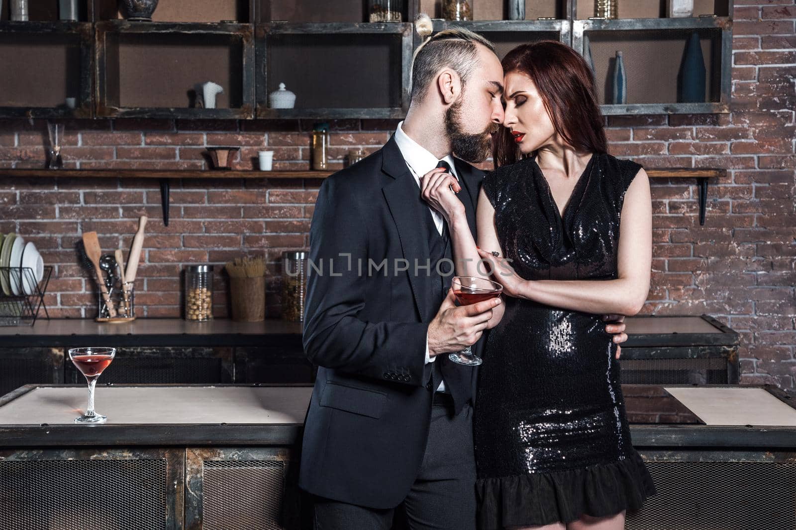 Bearded man and redhead woman kisses. by Khosro1