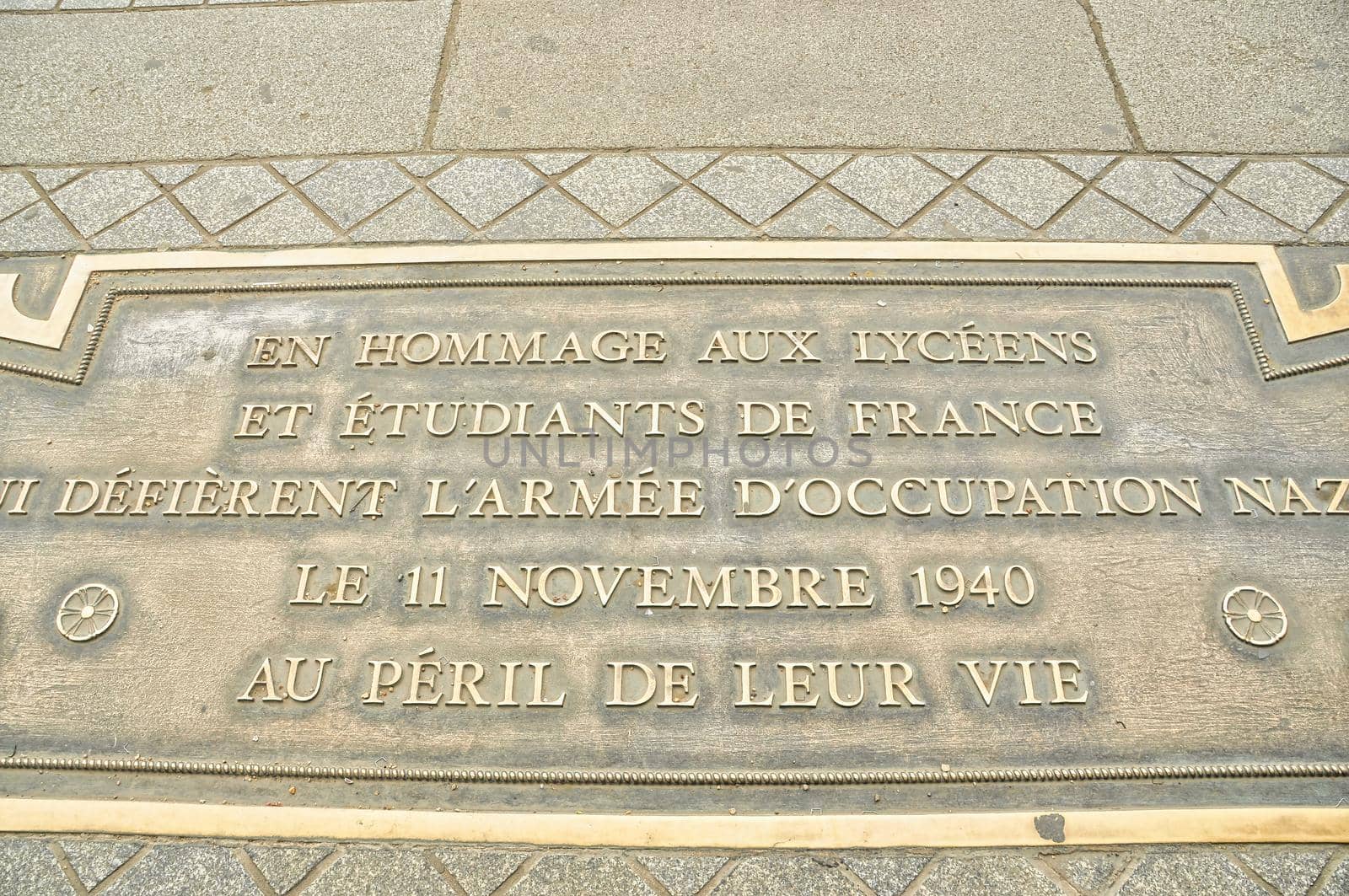 Arc de triomphe etoile, famous monument of Paris in France, historical attraction